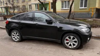 Bmw X6 2010 года, VIN: WBAFG2102BLN92421. Автомобиль не заводится из-за проблем с топливными форсунками. Боковые зеркала - царапины, повреждение лакокрасочного покрытия. Правое переднее крыло - скол, повреждение лакокрасочного покрытия (закрыто пленкой). Правый передний подкрылок - кустарная…