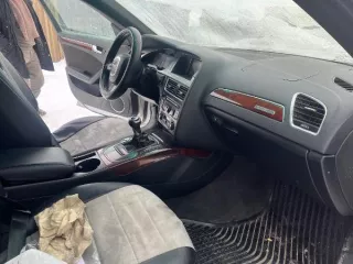 Автомобиль AUDI A4, идентификационный номер (VIN)WAUZZZ8K0AN027918, 2009 год выпуска, ПТС 77 УЕ 501670, цвет кузова (кабины, прицепа) серебристый. Автомобиль AUDI A4, идентификационный номер (VIN)WAUZZZ8K0AN027918, 2009 год выпуска, ПТС 77 УЕ 501670, цвет кузова (кабины, прицепа) серебристый…