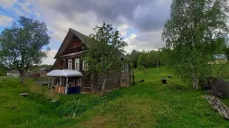Жилой дом (кадастровый № 53:06:0050401:85, площадь 44.1 кв. м) по адресу: Новгородская область, Крестецкий район, деревня Подлитовье, дом 8. Земельный участок (кадастровый № 53:06:0050401:50, площадь 1551.76 кв. м) по тому же адресу. Категория земель: земли населенных пунктов, разрешенное…