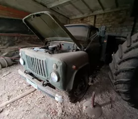 Автомобиль ГАЗ52-01 1991гв. Рег №Р032ОЕ 26 и автомобиль ГАЗ 53Б 1978гв. Рег №Р258ОЕ26 и автомобиль ГАЗ53Б 1971гв. Рег №Р324ТХ 26 (автомобили в нерабочем состоянии, не везде имеются VIN №).