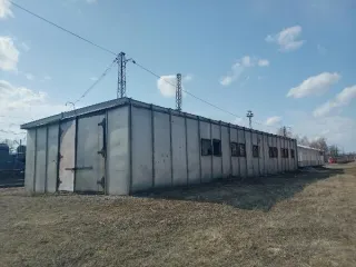 Здание обменного пункта почты площадью 247.6 кв. м. Местоположение: Свердловская область, Нижнесергинский район, рабочий поселок Дружинино, у железнодорожного вокзала. Кадастровый номер: 66:16:0000000:2372. Назначение: нежилое. Количество этажей: 1, подземных этажей: 0. Материал наружных стен: из…