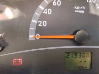 Lada Kalina 2012 года, 81 лс, 219300 км, модель 111930 Лада Калина, VIN XTA111930C0201970, г/н В309МУ45. Принадлежит должнику на праве общей совместной собственности с супругой.
