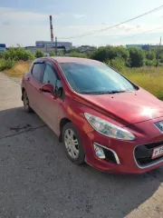 Легковой автомобиль Peugeot 308, 2011 год, красный цвет. VIN: Z8T4C5FS9BM017140, ПТС: 4300775997, госномер: P158PH11, номер двигателя: 88/120, экологический класс 4. Разрешенная максимальная масса 1835 кг, масса без нагрузки 1387 кг.