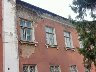 Здание нежилое (штаб-управление), кадастровый номер 73:24:010101:11802, количество этажей: 2, площадь 851 кв.м., адрес: г.Ульяновск, войсковая часть 34236 (хозяйственное ведение).