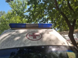 ГАЗ-32214 2006 года, VIN X9632214060481716. Пробег 378532 км. Автомобиль скорой медицинской помощи. Объем двигателя 2464 см³, мощность 75,8 кВт, экологический класс нулевой. Коробка передач МКПП, привод задний. Государственный регистрационный знак Н062ЕН26, дата выдачи 2016-11-18.