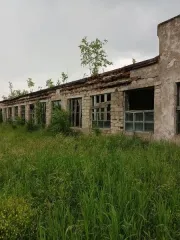 Здание 1449,2 м² с кадастровым номером 18:13:094002:78 по адресу Удмуртская Республика, Кизнерский район, д. Саркуз, улица Лесная, дом 16.