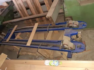 Комплекс имущества общей площадью 17747.3 кв.м в Воронежской области, г. Нововоронеж, Заводской проезд, д.1а. В состав входят: земельные участки площадью 4900 кв.м (кадастровый № 36:33:0003503:1276), 3025 кв.м (№ 36:33:0003503:81), 9822 кв.м (№ 36:33:0003503:82); право аренды земельного участка 84…