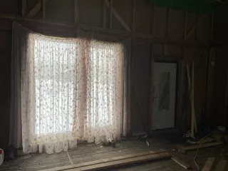 Земельный участок, кадастровый номер 47:16:0432002:552, площадь: 1100 +/-12 кв.м, тип собственности: Общая собственность. Адрес: Российская Федерация, Ленинградская область, Кировский муниципальный район, Синявинское городское поселение, г. п. Синявино, ул. Новая, з/у 7, 
Здание, кадастровый номер…