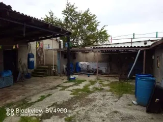 Жилое здание 78.2 кв.м и земельный участок КБР: Здание, назначение: жилое, c кадастровым номером 07:06:1800041:194, общей площадью 78,2 кв.м., местоположение: КБР, г. Терек, ул. Гагарина, дом 51; Земельный участок, виды разрешенного использования объекта недвижимости: под индивидуальную жилую…