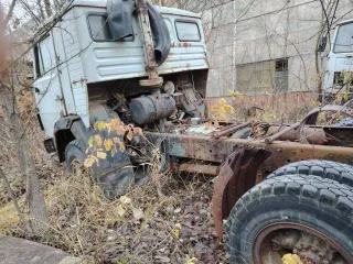 Автомобиль КАМАЗ 5410 VIN Отсутствует, г.в. 1990  Автомобиль ВАЗ 21124 VIN ХТА 21124080514861, г.в. 2007  Автомобиль МАЗ 5334 ТЗА 7 VIN Отсутствует, г.в. 1988  Автомобиль МАЗ 5551 VIN ХТМ555100Р0043052, г.в. 1995  Полуприцеп  ТЦ 25  96012 VIN ХЗW96012010000035, г.в. 2001