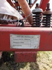 Пневматический посевной комплекс Agrator-9800 (бункер 9 куб.м), заводской номер 175, год изготовления 2012.