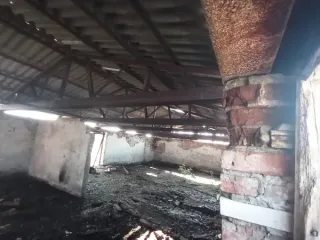 Зернохранилище 297.2 м², ферма 228.6 м², коровник 107.6 м², Курганская область. Объекты недвижимого имущества, расположенные на земельном участке площадью 6890 кв. м, по адресу: Курганская область, Макушинский муниципальный округ, с. Пионерское, ул. Школьная, д. 30. Объекты недвижимого имущества…