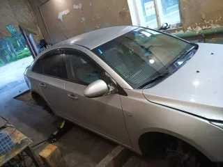 Шевроле Круз KL1J, 2013 г.в., VIN: XUFJF695JD3041162, госномер: Е601АТ790, модель, номер двигателя: 20SX0332, мощность 141 л.с. (104 кВт), СТС: 99 31 326348, ПТС: 78 НС 266041. Автомобиль не на ходу.