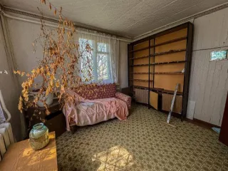 Нежилое здание площадью 88,5 кв. м и земельный участок площадью 867+/-10 кв.м. по адресу: Нижегородская область, г. Арзамас, микрорайон Кирилловский, линия 17-я, д. 1. Кадастровые номера: 52:40:0404001:2993 (здание), 52:40:0404001:2633 (земельный участок). Назначение здания: нежилое, 1 этаж…