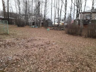 Здание 237,5 кв.м и земельный участок 3293 кв.м в Вологодской области. Бывший дом детского творчества, нежилое. Кадастровый номер здания: 35:17:0505001:361. Адрес: Вологодская область, Кичменгско-Городецкий муниципальный район, с. Кичменгский Городок, ул. Дошкольная, д. б/н, площадь 237,5 кв.м…