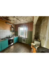 1/6 доли квартиры (63,2 кв.м) Коми, Усинск, ул. Парковая, 15А-70, кадастровый номер: 11:15:0102012:556, адрес: 169711, Коми Респ, Усинск г, Парковая ул, дом № 15А, квартира 70.
