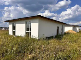 Дом 96 кв.м и земельный участок 652 кв.м в Свердловской области. Недвижимость, находящаяся в залоге у АО «ТБанк» в порядке правопреемства (в связи с реорганизацией ПАО Росбанк (ИНН 7730060164) в форме присоединения к АО «ТБанк»), а именно: земельный участок, площадью 652 кв.м., с кадастровым…