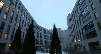 Две 2-комнатные квартиры 78.7 кв.м, Санкт-Петербург, проезд Полтавский, дом 2, литера А, квартира 434, кадастровый номер 78:31:0151502:4215. Имущество находится в г. Санкт-Петербург. Зарегистрированные обременения: ипотека в пользу ПАО Банк ВТБ. В квартире зарегистрированы и проживают два…