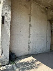 Имущественный комплекс 271.5 кв.м и земельный участок 26471 кв.м, Белгородская область, Шебекинский район, п. Поляна, в границах земель ЗАО «Донец». В составе: нежилое здание площадью 271,5 кв. м. (КН 31:17:0101001:677) и земельный участок площадью 26471 кв.м. (КН 31:17:0103011:13).