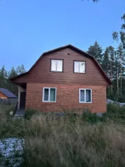 Дом 96,9 кв.м. и земельный участок 1000 кв.м. в Свердловской обл. Дом, площадью 96,9 кв.м., с кадастровым номером: 66:42:0201003:2799, расположенный на земельном участке, площадью 1 000 кв.м., с кадастровым номером: 66:42:0201003:1467, по адресу: Свердловская область, г. Заречный, кв-л Соловьиная…