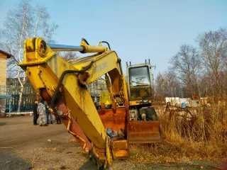 Экскаватор колесный ЕК-18-20, 2008 года выпуска. Экскаватор колесный ЕК-18-20, 2008 года выпуска, государственный номер 5911ЕА79, заводской номер машины 3720(260), номер двигателя 358279, цвет серый, желтый, в нерабочем состоянии. Собственник - ГП ЕАО «Облэнергоремонт плюс». Регистрационный номер…