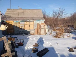 Здание 23,2 кв.м и земельные участки в Магнитогорске. Единый комплекс: Земельный участок площадью 153 +/- 4 кв.м, кадастровый номер 74:33:0117001:386; Земельный участок площадью 450 +/- 7 кв.м, кадастровый номер 74:33:0117001:387; Здание площадью 23.2 кв.м, назначение нежилое, кадастровый номер…