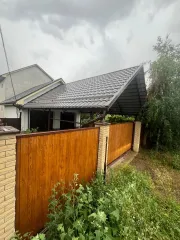 Жилой дом 194,5 кв.м и ЗУ 1000 кв.м, Краснодарский край, Ейский р-он, п. Краснофлотский. Объект № 1: Жилой дом, назначение: жилое, общая площадь 194,5 кв. м., количество этажей: 2, в том числе подземных 0, КН 23:42:0705061:151, дом 2011 г.; Объект №2: Земельный участок, общей площадью 1 000 + / +…