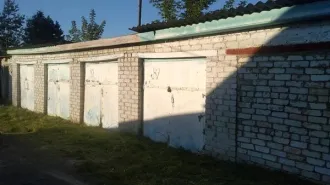 Земельный участок площадью 794 кв.м с кадастровым номером 32:11:0270615:4, расположенный по адресу: Брянская область, р-н Клетнянский, п. Клетня, ул. Профинтерна, д. 14А. На участке расположены объекты: гараж площадью 78,9 кв.м с кадастровым номером 32:11:0270220:39, административное здание…