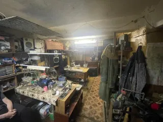 Мастерская по ремонту обуви 38.2 кв.м в Златоусте. Помещение нежилое, назначение: нежилое, площадь: 38,2 кв. метра, этаж: подвал, кадастровый номер: 74:25:0308201:560, расположенное по адресу: Челябинская область, г. Златоуст, ул. им. А.Н. Радищева, д. 1. Год ввода в эксплуатацию: 1956.