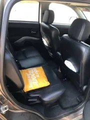 Автомобиль Peugeot 4007 2010 года, VIN Z8TVUSFZFAM940298. После ДТП имеются повреждения передних фар (лопнут внешний пластик, внутри отражатели рассыпались). Передний бампер, решётка радиатора повреждены. По кузову имеются места коррозии, по дну автомобиля присутствуют сквозные ржавчины. Работает…