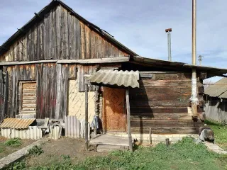 Доля дома 35,1 м² и земельного участка 1937 м² в Ульяновской области. 1/3 доля жилого дома, площадь 35,1 кв.м., назначение: жилое, количество этажей: 1. 1/3 доля земельного участка, площадь 1937 кв.м., назначение: земли населенных пунктов. Адрес: Россия, Ульяновская обл., Новоспасский р-н, с…