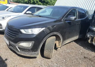 Hyundai Santa Fe 2012 года. Состояние удовлетворительное, на ходу, имеются технические неисправности (ошибки), мелкие вмятины, потертости, царапипины. VIN: KMHST81XBDU094738.