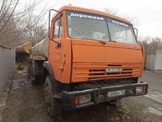 Автогудронатор ДС-142б 2001 года, государственный регистрационный знак Т008 ВХ 102. Характеристика: страна-производитель машины: Россия; VIN: ХVC142E1010000606; год выпуска: 2001; шасси №: 532150 1 2144350; кузов №: 0606-цестерна; модель, № двигателя: 740.11, 240 165489; цвет кузова: оранжевый…