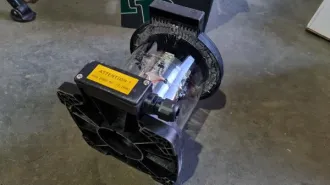 Навигационные лампы Rot Hell Weib Stark годный остаток: лампа навигационная с маркировкой «rot. hell 30455 3sm» - 1 шт.; лампа навигационная с маркировкой «rot. Hell 25456» - 1 шт.; лампа навигационная с маркировкой «rot. hell 30249 3sm» - 1 шт.; лампа навигационная с маркировкой «11242 3sm» - 1…