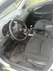 Автомобиль марки Toyota, модель Corolla 2011 года выпуска, VIN: JTNBV58E50J155267, цвет: белый (в залоге у ПАО Совкомбанк), автомобиль находится в общей собственности с супругом. НЕ ЗАВОДИТСЯ.