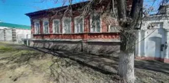 Имущественный комплекс, 989.7 кв.м, Липецкая область: административное здание (объект культурного наследия) с кадастровым номером 48:03:0690243:46, склад с кадастровым номером 48:03:0690243:47, уборная с кадастровым номером 48:03:0690243:48, ограждение, ворота, калитка с кадастровым номером…