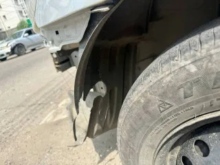 Toyota Corolla 2003 года выпуска, серый цвет. Номер кузова: NZE121-3178012, государственный регистрационный знак: М376ЕТ03. VIN отсутствует.