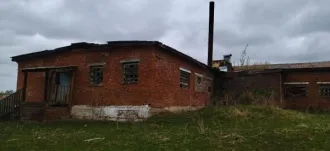 Земельный участок 4.55 га с постройками в Иркутской области, г. Тайшет, ул. 10 Сельхоз. Площадь участка 45507 кв.м., кадастровый номер 38:29:020901:306 (реестровый номер федерального имущества П11400011114). На участке расположены: нежилое здание (коровник) площадью 631,7 кв.м., кадастровый номер…