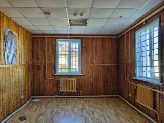 Земельный участок 960 кв.м и здание 194,5 кв.м, Калужская обл. Земельный участок площадью 960 кв.м, с кадастровым номером 40:21:050506:83, с расположенным на нем объектом недвижимого имущества - здание с кадастровым номером 40:21:050504:83, по адресу: Калужская обл., Ульяновский район, с. Ульяново…