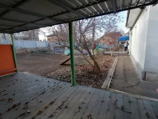 Имущественный комплекс: здание детского сада, назначение нежилое, кадастровый номер 61:52:0030003:894, площадью 892,6 кв.м, этажность 2, литер А, год ввода в эксплуатацию 1937; тепловая сеть протяженностью 9 п.м, литер 3-Л, год ввода в эксплуатацию 1937; водопроводная сеть протяженностью 34 п.м…