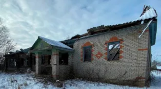 Нежилое здание с земельным участком, 323 м², Ярославская область. Здание расположено по адресу: Ярославская обл., Угличский округ, с. Ордино, д. 14. Здание в разрушенном состоянии, не подключено к сетям электроснабжения, водопровод и канализация отсутствуют. Объект находится в защитной зоне объекта…