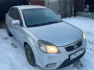 Транспортное средство KIA Rio, 2009 г.в., идентификационный номер  VIN  KNADH411AA6591009, находится в залоге у ПАО  Совкомбанк