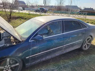 Audi A8, 2006; Audi A8L, 2006 Audi A8, 2006 года, 260 лс, 350000 км, АКПП еще Audi A8, 2006 года, 260 лс, 350000 км, АКПП еще AUDI A8L, 2006 г.в., VIN WAUZZZ4E17N006570, цвет – синий темный, автомобиль находится в совместной собственности. Автомобиль не на ходу, не заводится, АКБ отсутствует.