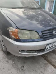 Toyota Ipsum 1997 года, 135 лс, 494000 км, АКПП. Автомобиль марки TOYOTA IPSUM, идентификационный номер (VIN) отсутствует, цвет синий, гос.номер К430КВ138, конструктор старого ввоза.