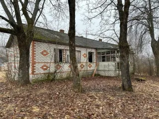 Нежилое здание 120,5 м² с участком 1168 м², Ярославская область. Нежилое здание, по адресу: Ярославская область, Мышкинский район, Флоровский с/о, с. Флоровское, ул. Малкова, д. 12, 1-этажное, общей площадью 120,5 кв. м, кадастровый номер: 76:07:101702:275, с земельным участком, общей площадью 1168…