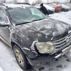 Renault Duster 2012 года, черный, пробег 404562 км, Волгоградская область, Суровикино. VIN X7LHSRH8547874325. Состояние неудовлетворительное, не на ходу, требуется капитальный ремонт двигателя.