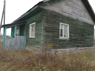 Здание клуба 101,7 кв.м и земельный участок 1571 кв.м, Архангельская область. Здание клуба площадью 101,7 кв.м, с кадастровым номером 29:01:130209:185, расположенное по адресу: РФ, Архангельская область, муниципальный район Вельский, сельское поселение Шадреньгское, д. Семеновская, д.5, назначение…