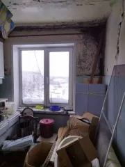 1/4 доля квартиры в Ярославской обл. еще 1/4 доля квартиры, площадь45.8 кв.м., назначение: Жилое, адрес  местонахождение : 152101, Ярославская обл, Ростовский р н, рп Семибратово, ул Новая, д 6, кв 28, кадастровый  условный  номер: 76:13:010101:2411