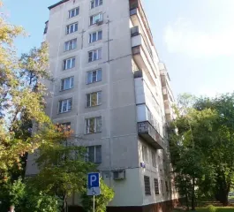 Квартира площадью 50,5 кв.м по адресу: г. Москва, бульвар Северный, д.19А, кв. 212, кадастровый номер 77:02:0008001:8203. Общая площадь: 50.5 кв.м. Имеются ограничения и обременения: арест, залог, запрет регистрационных действий. Вид жилого помещения: квартира.