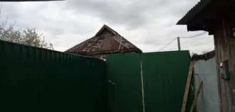 Жилой дом и земельный участок, расположенный на нем.   1/6 доли в праве общей долевой собственности в объекте недвижимости  земельном участке , с кадастровым номером: 40:13:050306:226, общей площадью 790 кв.м., расположенном по адресу: Калужская обл., Малоярославецкий район, д. Кривоносово, ул…